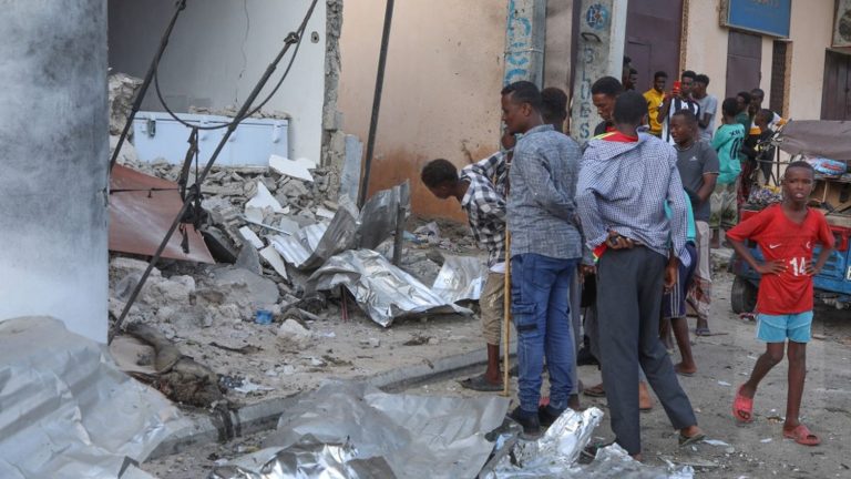 six civilians and three policemen killed in Mogadishu hotel attack by radical Islamists