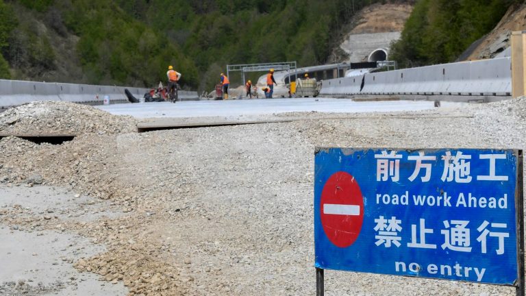 the construction of a Chinese highway, one of the most expensive in the world, is controversial