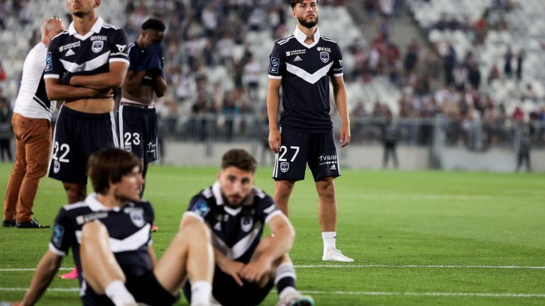 the given Bordeaux-Rodez match lost to the Girondins, Metz officially promoted and Annecy relegated