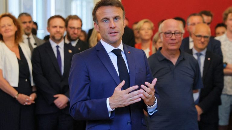 the news about the state of health of the injured children “is positive”, says Emmanuel Macron