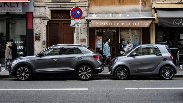 the threshold for applying the penalty on heavy cars “will be lowered gradually and probably from 2024”, announces Clément Beaune