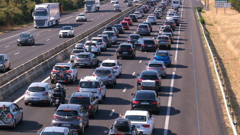 traffic classified red on Friday in the direction of departures in Ile-de-France, orange in the rest of France