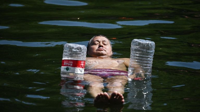 with more than 40°C recorded, Beijing and its region are suffocating in the heat