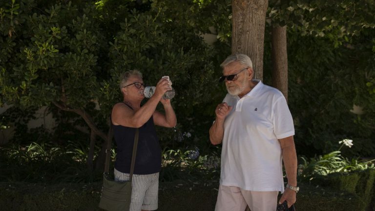 40°C are expected in Provence and Corsica, seven departments on orange alert