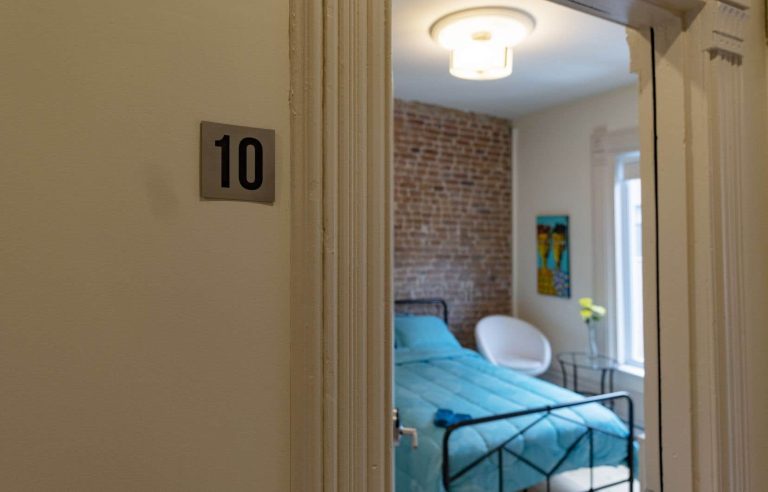 A new rooming house opens in Le Plateau-Mont-Royal