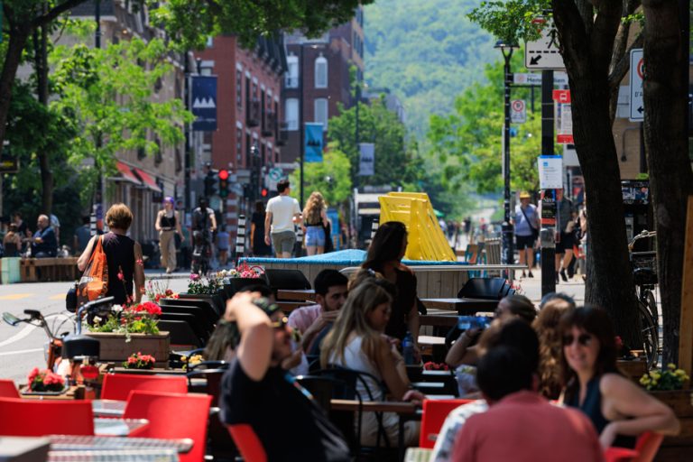 Access to terraces is difficult for people with disabilities in Quebec