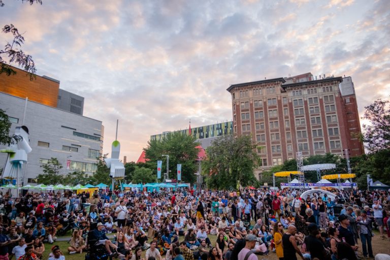 African Nights International Festival |  Rhythm and lots of people