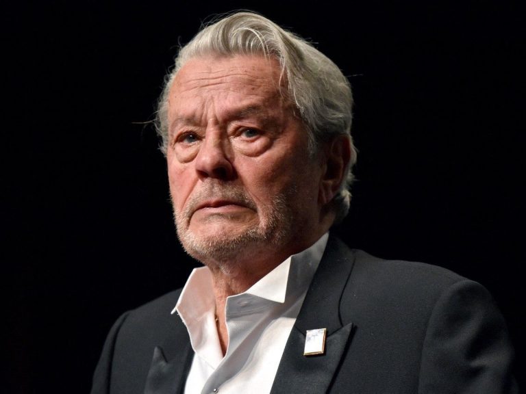 Alain Delon “dominated” by Hiromi?  Shocking revelations from his former projectionist!