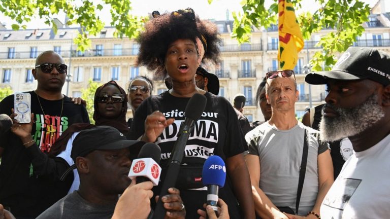 Assa Traoré denounces a “political ban” on the march in memory of his brother Adama