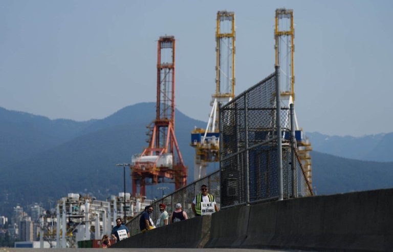 B.C. ports strike illegal, says federal labor minister