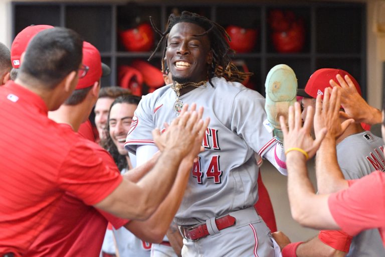 Cincinnati Reds |  Elly De La Cruz steals 2nd base, 3rd base and home plate in the same inning