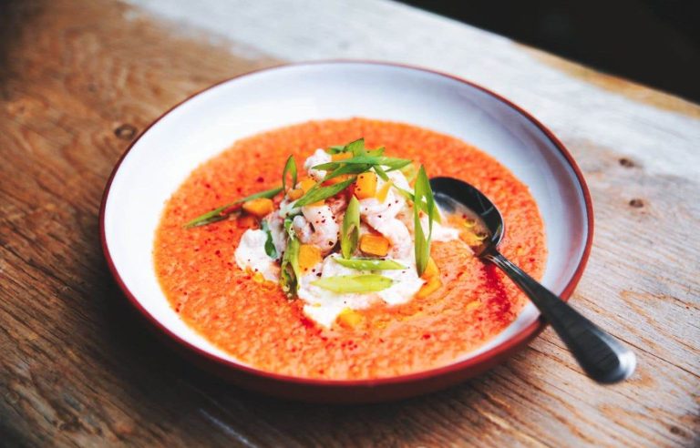 Cold melon, tomato and Nordic shrimp soup recipe