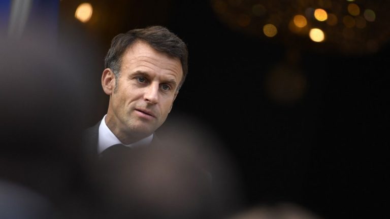 Emmanuel Macron will give an interview to France 2 and TF1 on Monday in the 1 p.m. news from New Caledonia