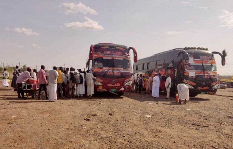 Fighting in Khartoum, the Sudanese army calls on civilians to enlist