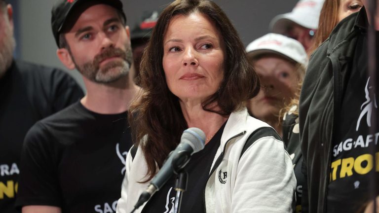 Fran Drescher, unforgettable “nanny”, became the face of resistance in the studios and spokesperson for the strike in Hollywood