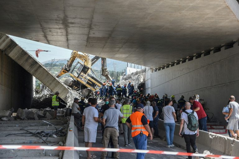 Greece |  One dead and four injured in partial bridge collapse