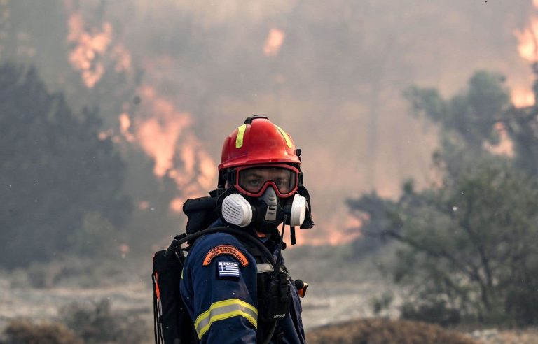 Greece still crushed by scorching heat