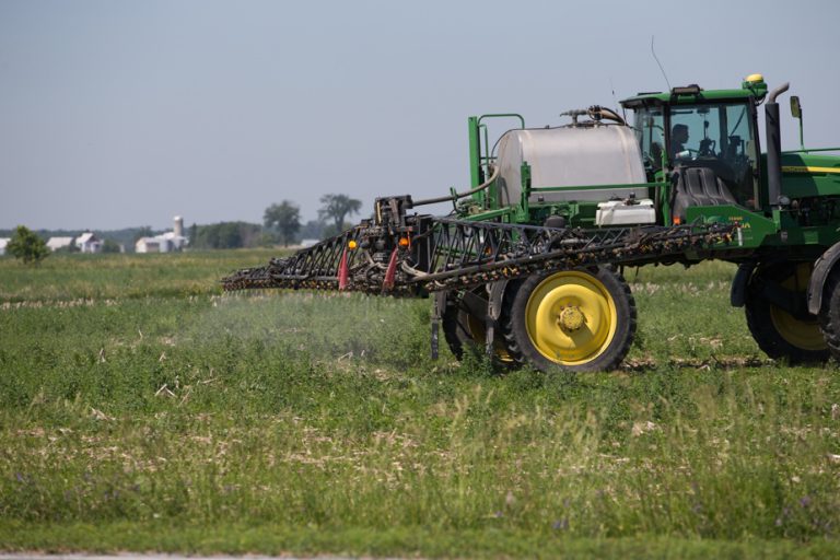 Health Canada Pesticides Committee |  The resignation of a scientist worries Minister Lamontagne