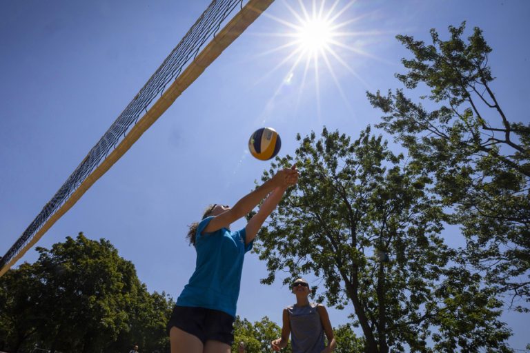 Heat, humidity and thunderstorms expected Saturday