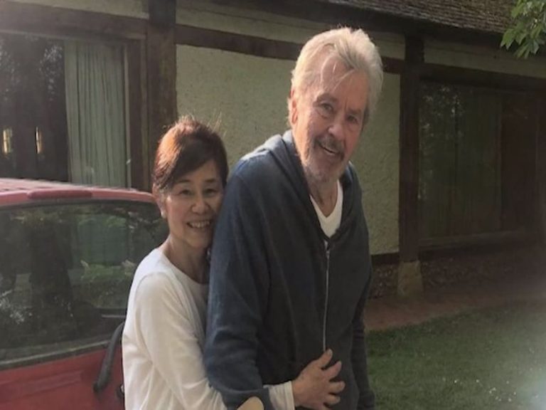 “Hiromi was always friendly during my stays in Douchy and always available to help”, this close friend of the Delon clan who evokes the “lady-in-waiting” of the actor!