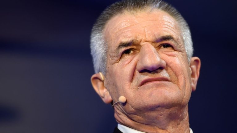 “I have never been drunk to the point of finding a pregnant woman in my bed and raping her”, reacts Jean Lassalle