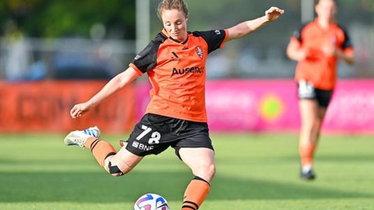 “I have never signed as many autographs as this year”, says Margot Robinne, the only Frenchwoman to play pro in Australia