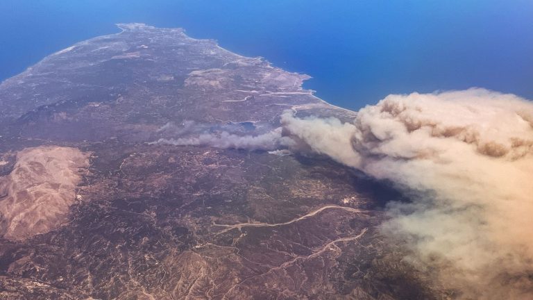 IN IMAGES, IN PICTURES.  Greece, Italy, the Balkans… Southern Europe battered by heat waves, floods and tornadoes