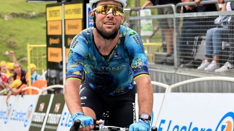 “I’m not going to lie, I cried”, the emotion of the peloton after the abandonment of Mark Cavendish for his last participation