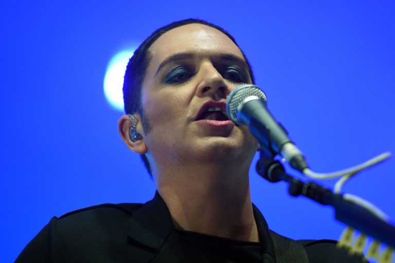 Insults towards Giorgia Meloni |  An investigation opened on the singer of Placebo