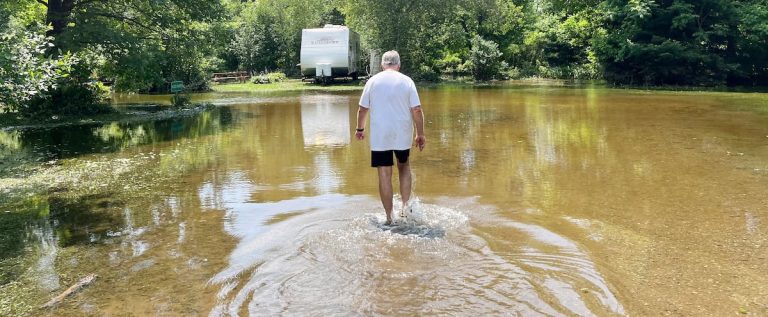 “It’s a real mess”: flooded campers have lost everything in Estrie