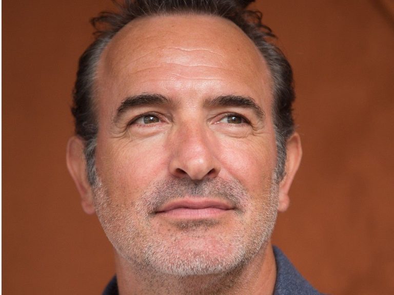 Jean Dujardin is loose on Instagram and is sounding the alarm!