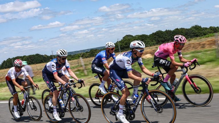 Julian Alaphilippe in the breakaway in the Col d’Aspin… Follow the 6th stage of the Grande Boucle