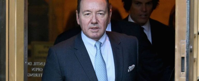 Kevin Spacey “very aggressive” tells a complainant