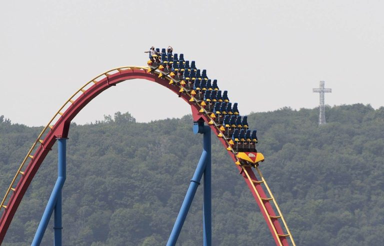 La Ronde must close its doors on Tuesday due to a power outage