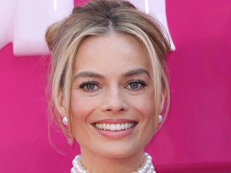 Margot Robbie is crazy about this foundation with a second skin effect