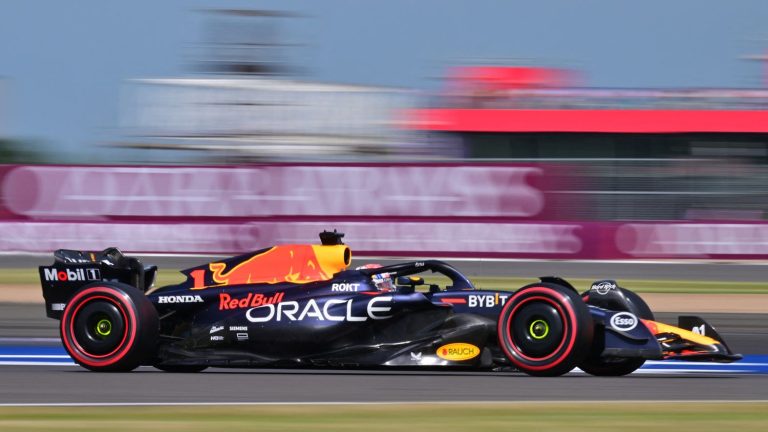 Max Verstappen still in the lead ahead of the McLarens, Esteban Ocon has given up… Follow the British Grand Prix