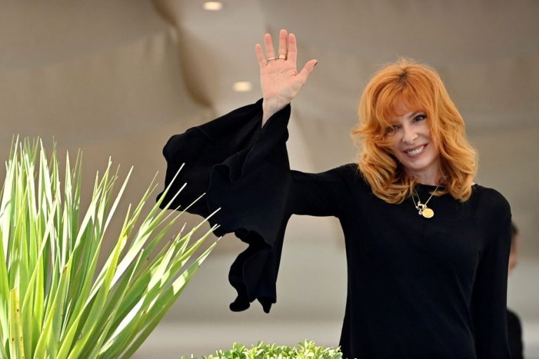 Mylène Farmer in Marseille, a highly anticipated concert after two cancellations