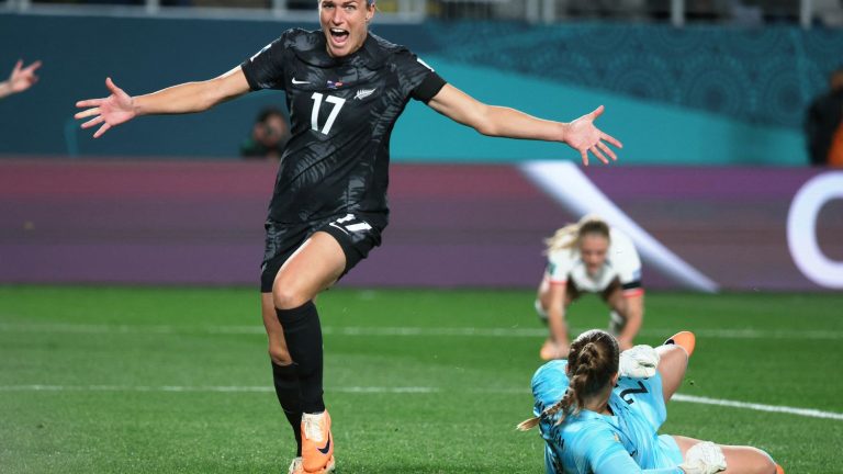 New Zealand surprises by beating Norway in opening for its first victory in a World Cup