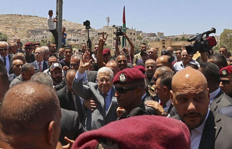 Palestinian president promises to rebuild Jenin camp