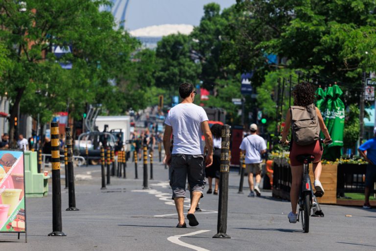 Pedestrian streets: Avenue du Mont-Royal |  A lively and unifying space