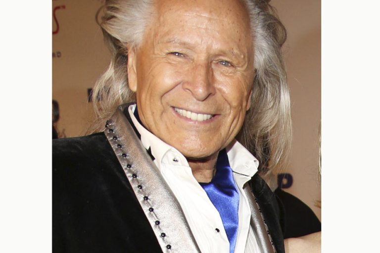 Peter Nygard charged with sexual assault and forcible confinement in Winnipeg