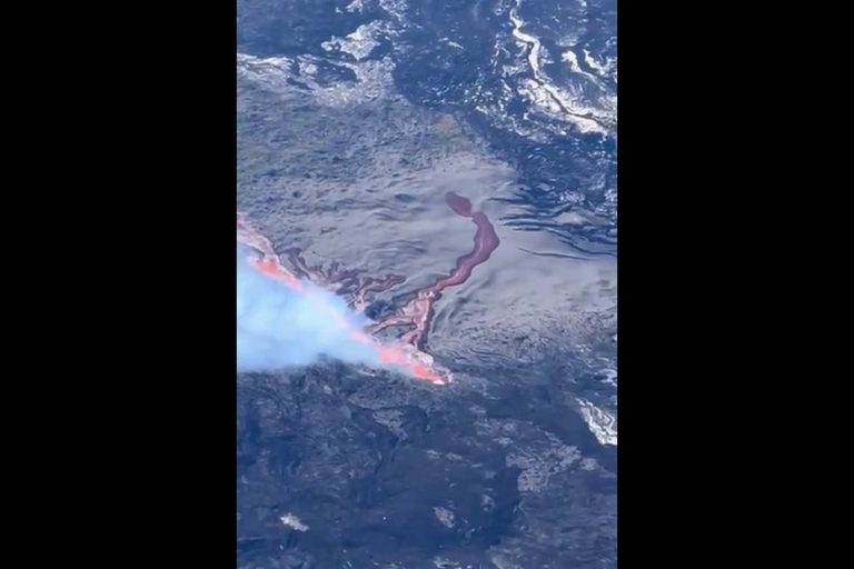 Piton de la Fournaise: the volcano of Reunion has erupted