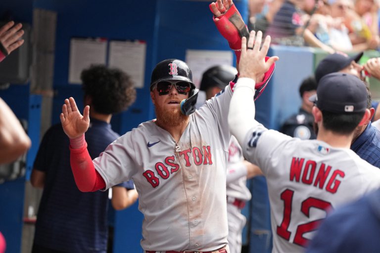 Red Sox win 7-6 over Blue Jays