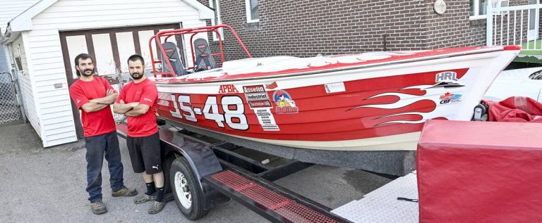 Régates de Valleyfield: two brothers follow in the footsteps of their deceased uncle on the water