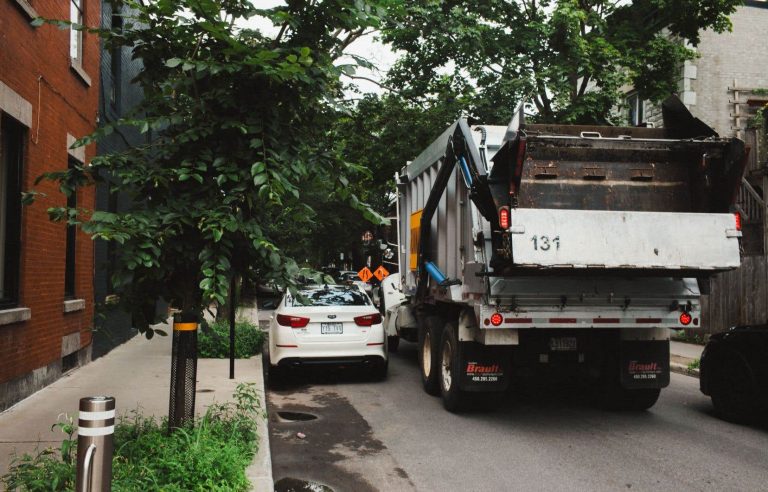 Rue Saint-Hubert congested by the presence of heavy trucks