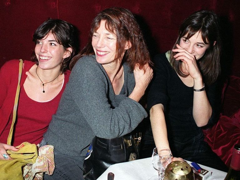 “She had decided it”, Charlotte Gainsbourg and Lou Doillon finally take the floor and deliver a terrible detail on the death of Jane Birkin!