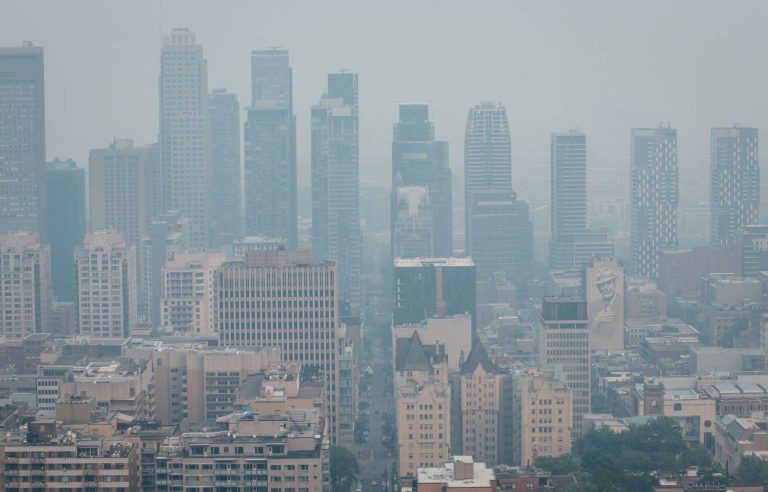 Smog warnings are still in effect across the province