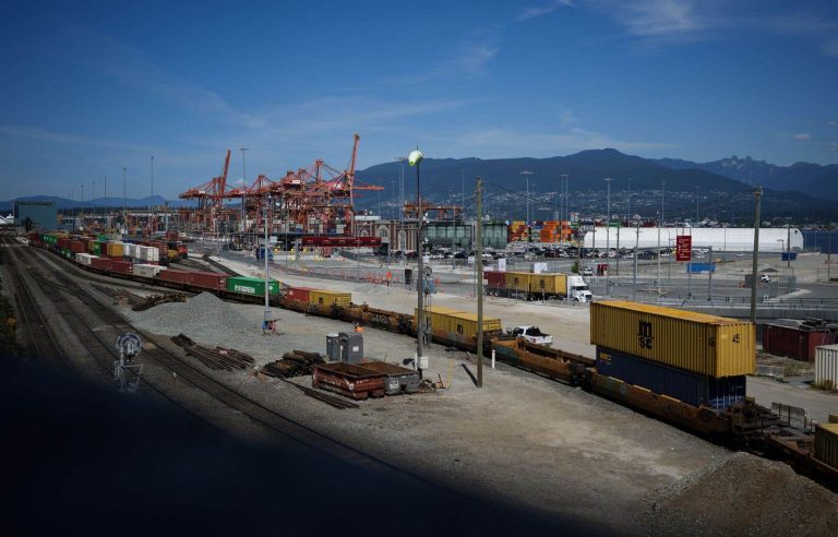 Tentative agreement rejected, strike resumes at BC ports