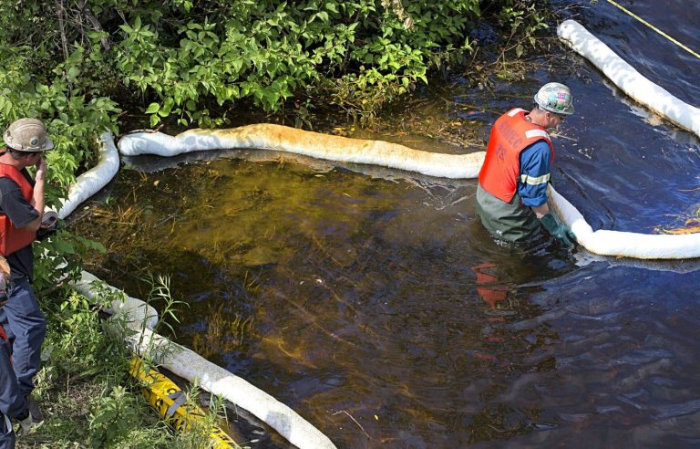 The Lac-Mégantic drama as a catalyst for innovations to clean up oil