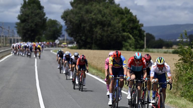 “The Tour de France reactivates the desire for France, it is a tool of the national imagination that brings us together, a place of effort where men are in combat”, underlines Jean Viard